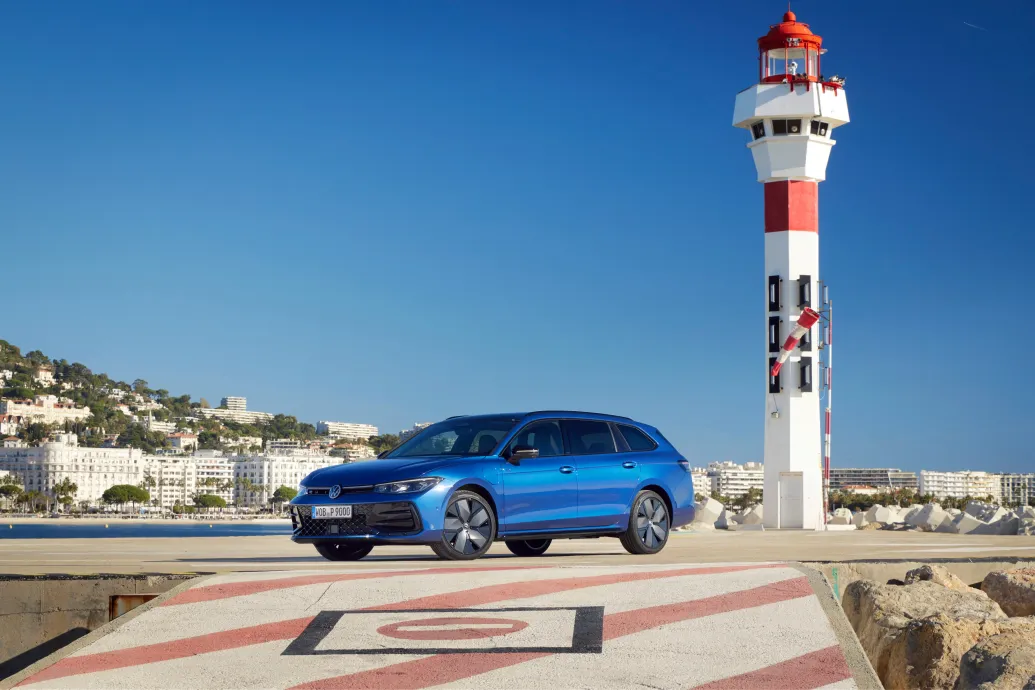 Ezer kilométer két tankolás közt: az új Volkswagen Passat egyszerre autóipari hagyományőrzés és lépés a jövő felé