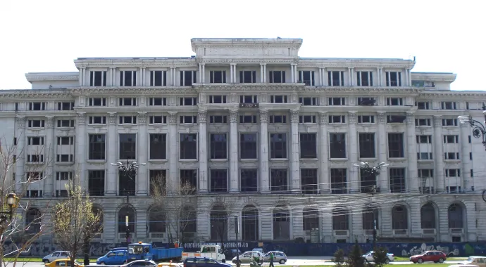 A könyvtár épülete 2007-ben, mielőtt nekifogtak volna a befejezésének – Fotó: Wikipédia