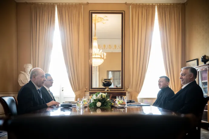 Orbán és Rogán átugrott a Sándor-palotába meglátogatni az új szomszédjukat