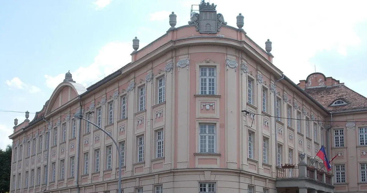 Két székesfehérvári iskola átvételéért is bejelentkezett az Óbudai Egyetem
