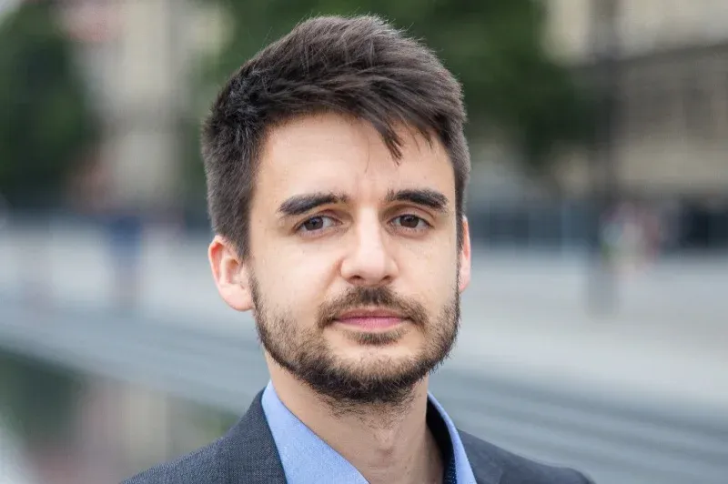 Ha már a kormánynak van Szuverenitásvédelmi Hivatala, akkor a kínai rendőrök miatt ott tett bejelentést Tompos Márton