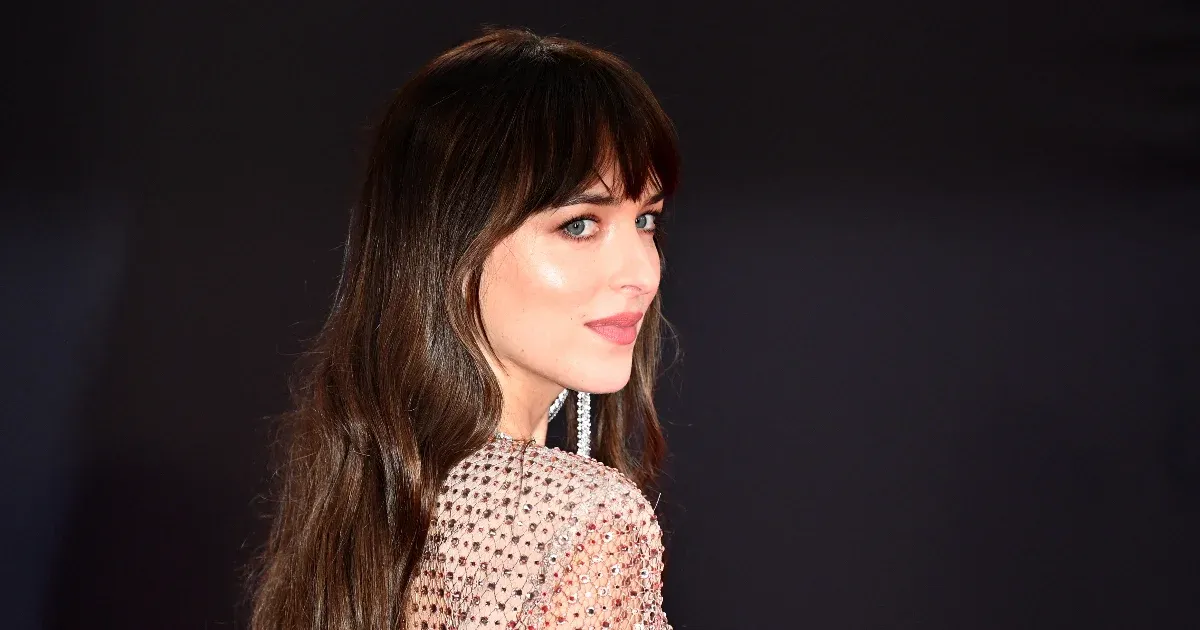 telex hat év után eljegyezte egymást chris martin és dakota johnson