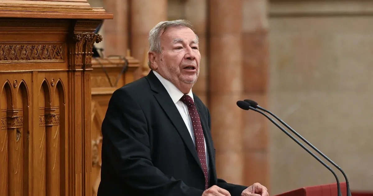 Az ÁSZ volt elnöke válthatja Magyar Pétert Mészáros bankjánál