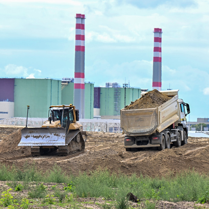 Tíz év alatt 30-35 milliárd eurót kell költeni a magyar energiarendszerre, de honnan lesz rá pénz?
