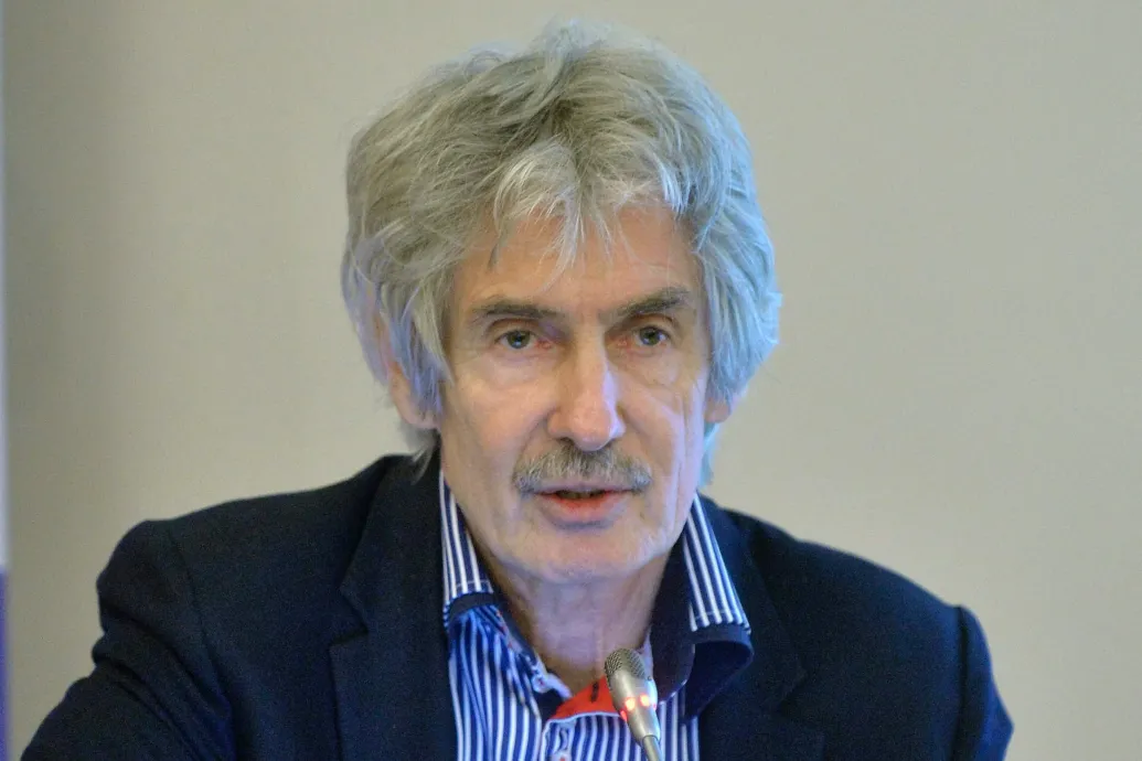 Korrupció miatt gyanúsítottként hallgatott ki a nyomozó főügyészség egy volt minisztert