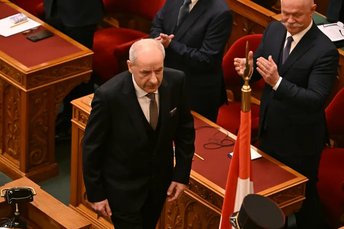 Reagált a magyar államfő a történészek vádjaira: Apám egy szociálisan érzékeny, hazafias, filoszemita ember volt
