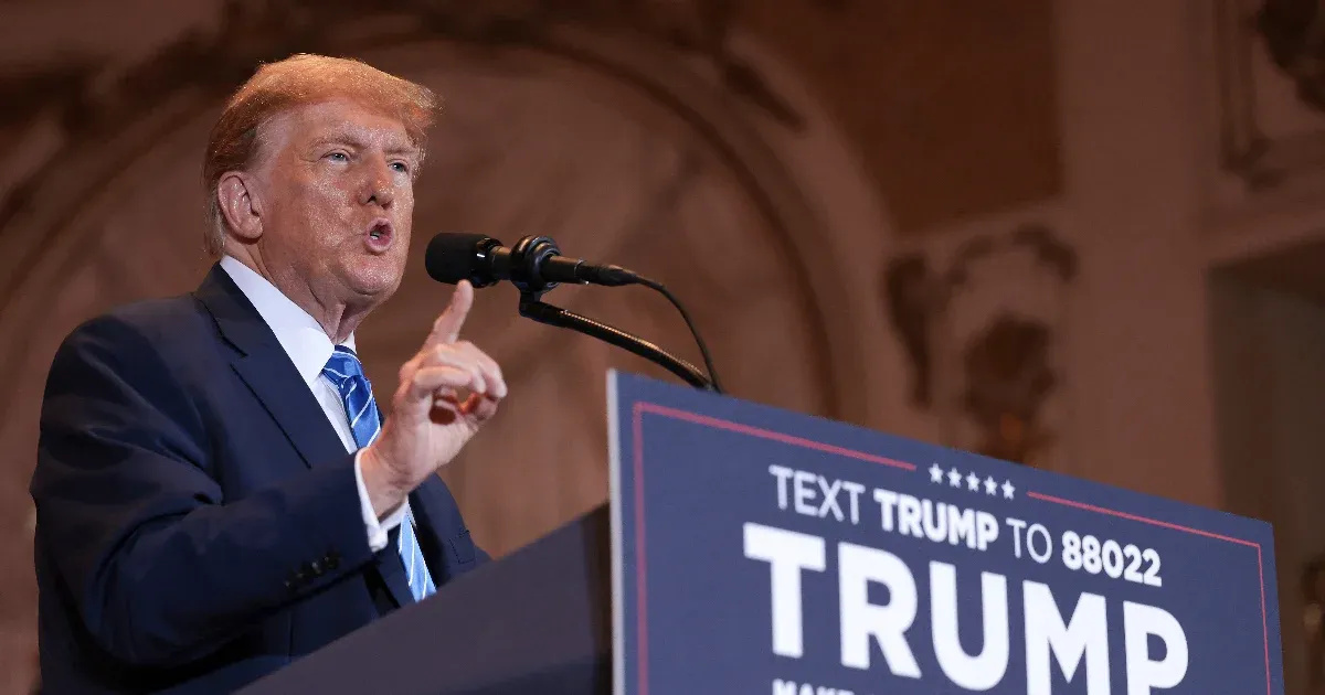 Donald Trump perelt az „aranyesős” dosszié miatt, de neki kell fizetnie