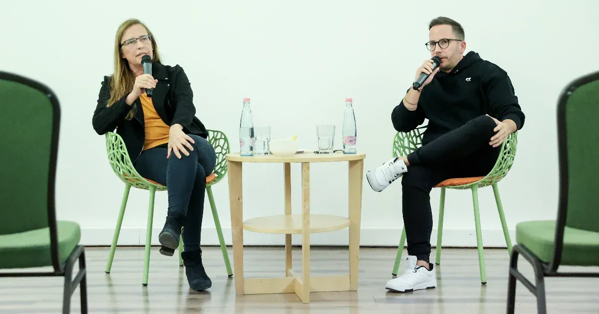 „Azon megy a vekengés, hogy ki mennyi pedofilt zárt börtönbe” – a gyerekvédelemről és a kegyelmi ügyről vitázott Skrabski Fruzsina és Pető Attila