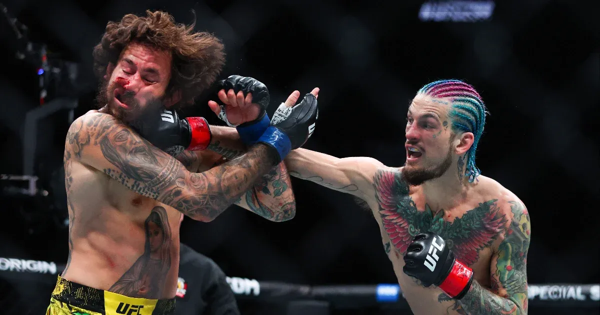 230 találattal védte meg címét a legszínesebb UFC-bajnok
