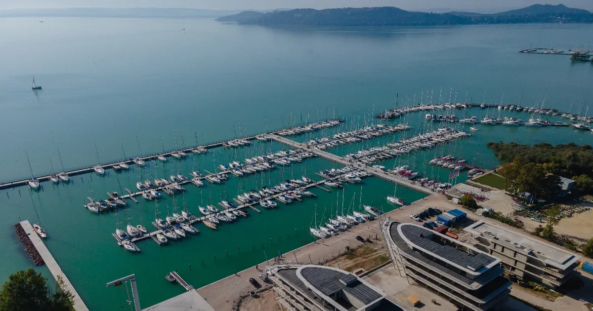 Navracsics: A Balaton komoly demográfiai válságban van, magyar Florida lehet a tó környékéből