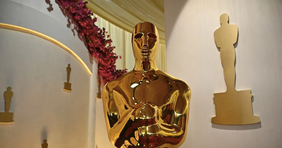 Elkezdődött a gála, kövesse velünk a 2024-es Oscar-díjakat!