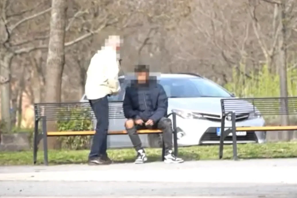 Vizsgálja a rendőrség azt a rejtett kamerás videót, amin K. Endre az egyik bicskei áldozatra próbál nyomást gyakorolni