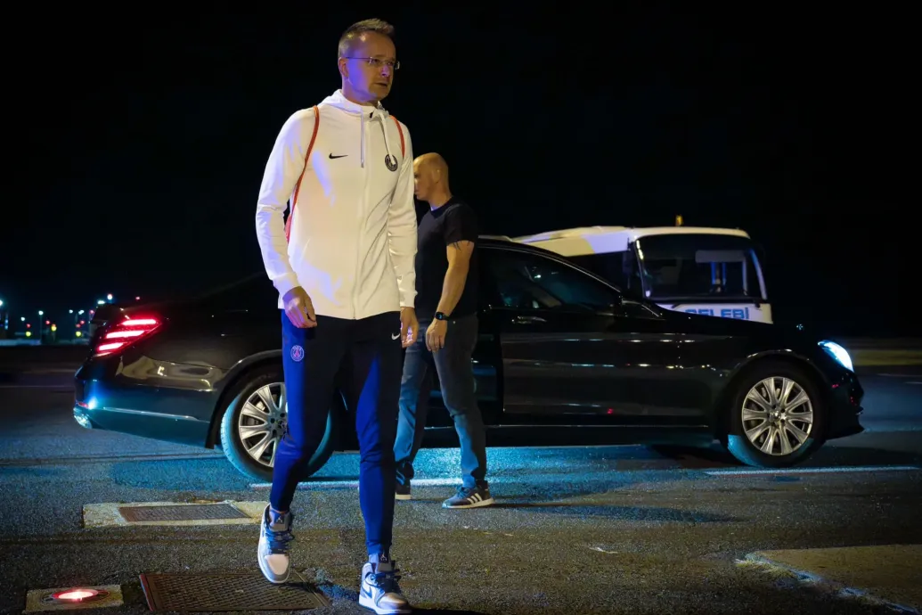 Átlátszó: 264 millió forintba került Szijjártó három tavalyi útja, amikre egy holland luxus magángéppel repült