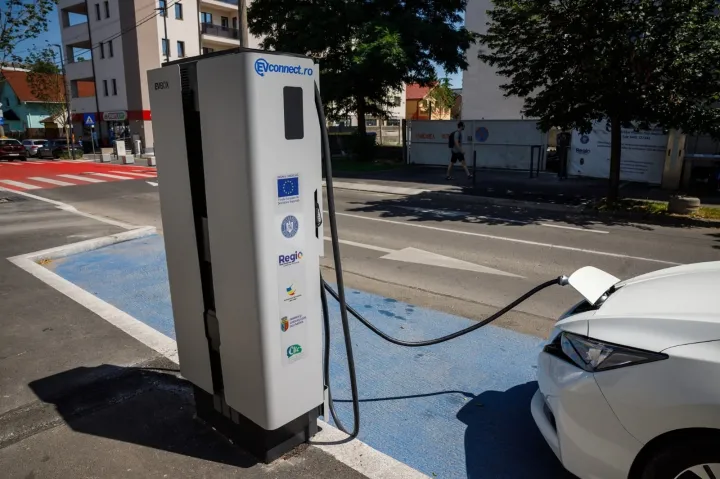 Térképen összesítették, hogy hol lehet elektromos autókat tölteni Romániában
