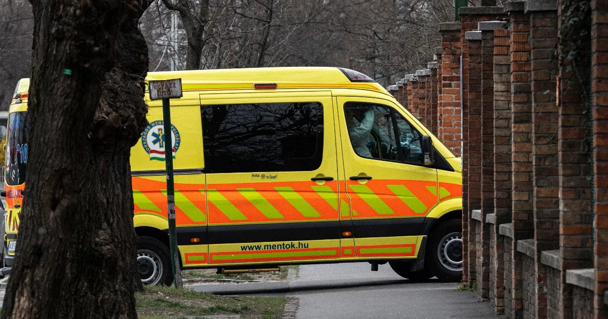 Védettségit hamisítottak mentősök, hogy megtarthassák munkájukat