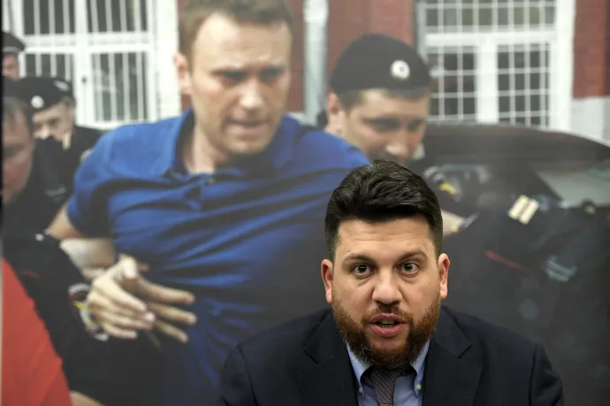 Kalapáccsal támadták meg vilniusi otthona előtt Navalnij közeli munkatársát