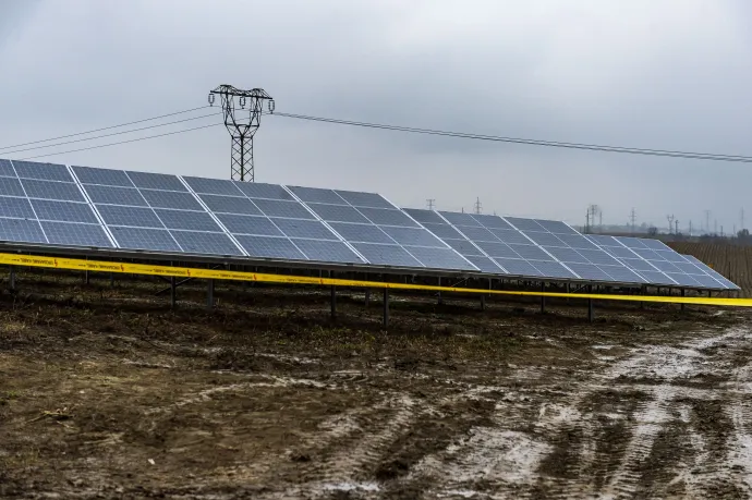 A környei 5,3 megawattos fotovoltaikus kiserőmű – Fotó: Bodnár Boglárka / MTI