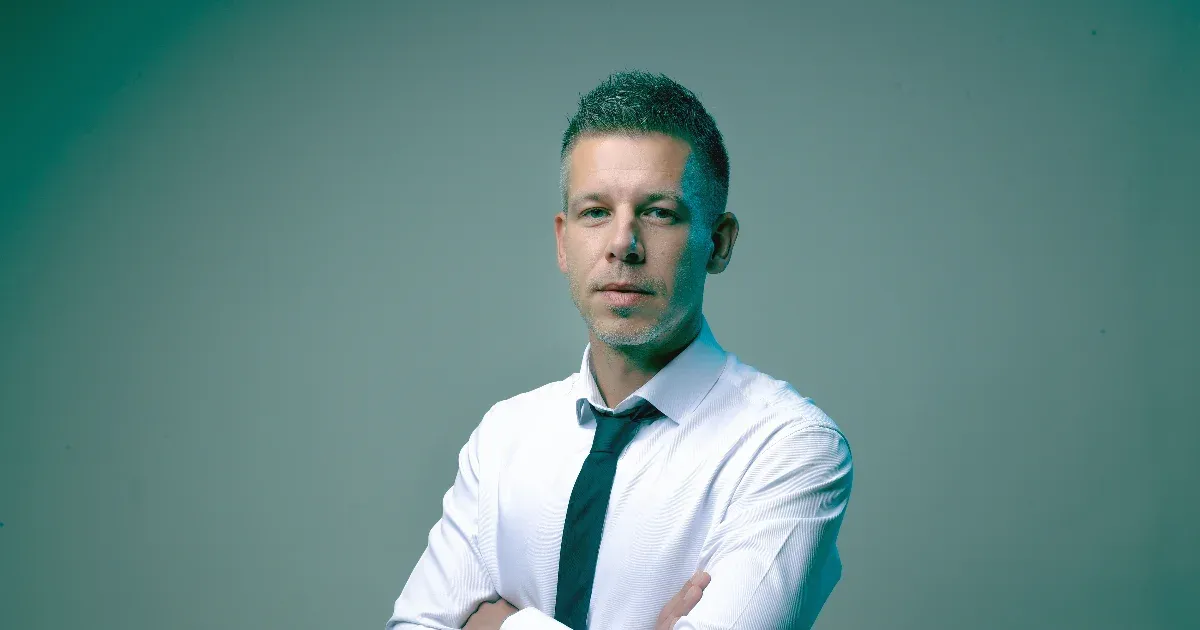 Magyar Péter megüzente Rogánéknak, hogy ne küldjék oda a tüntetésére a szervezett huligánjaikat Magyar Péter megüzente Rogánéknak, hogy ne küldjék oda a tüntetésére a szervezett huligánjaikat