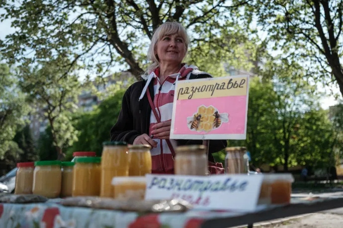 A Fidesz az EP-ben vészféket rakna az ukrán méz importjára is, amit a kormány korlátlanul beenged