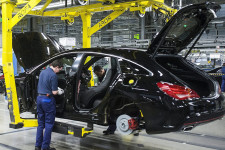 A kecskeméti Mercedes figyelmeztető sztrájkja csak a jéghegy csúcsa