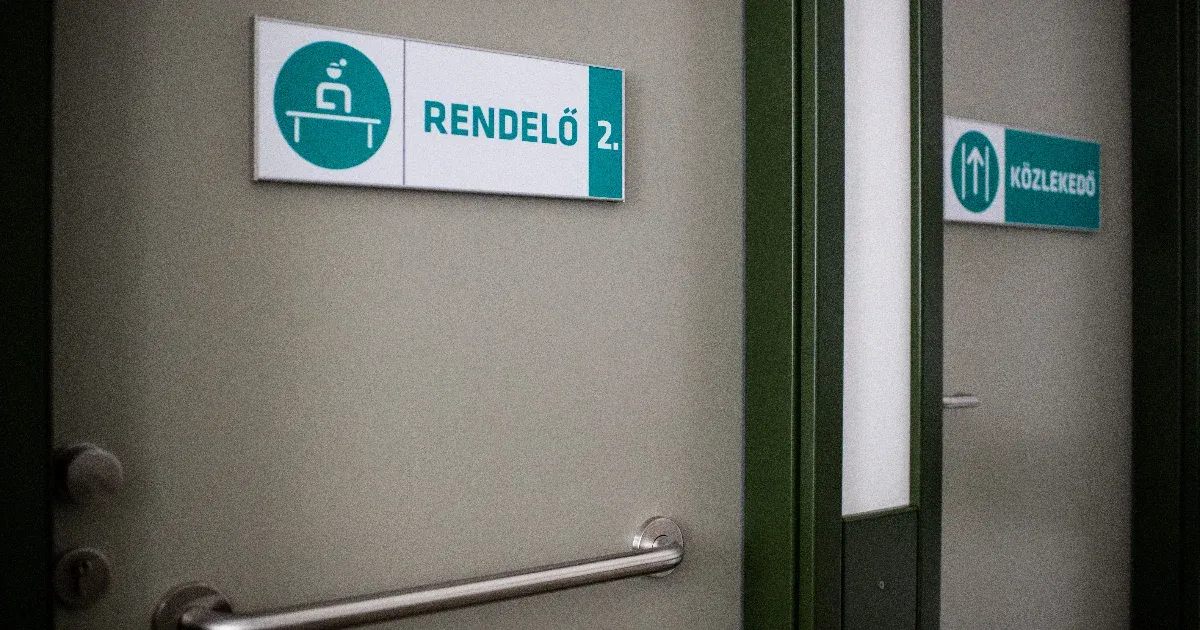 Júliustól jön az új szakrendelői időpontfoglalási rendszer, sok háziorvosnál viszont még nem adottak a technikai feltételek hozzá
