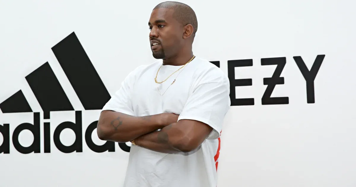 Gyűlöletellenes csoportoknak adományoz 150 millió dollárt a Kanye West-cipők eladásaiból az Adidas