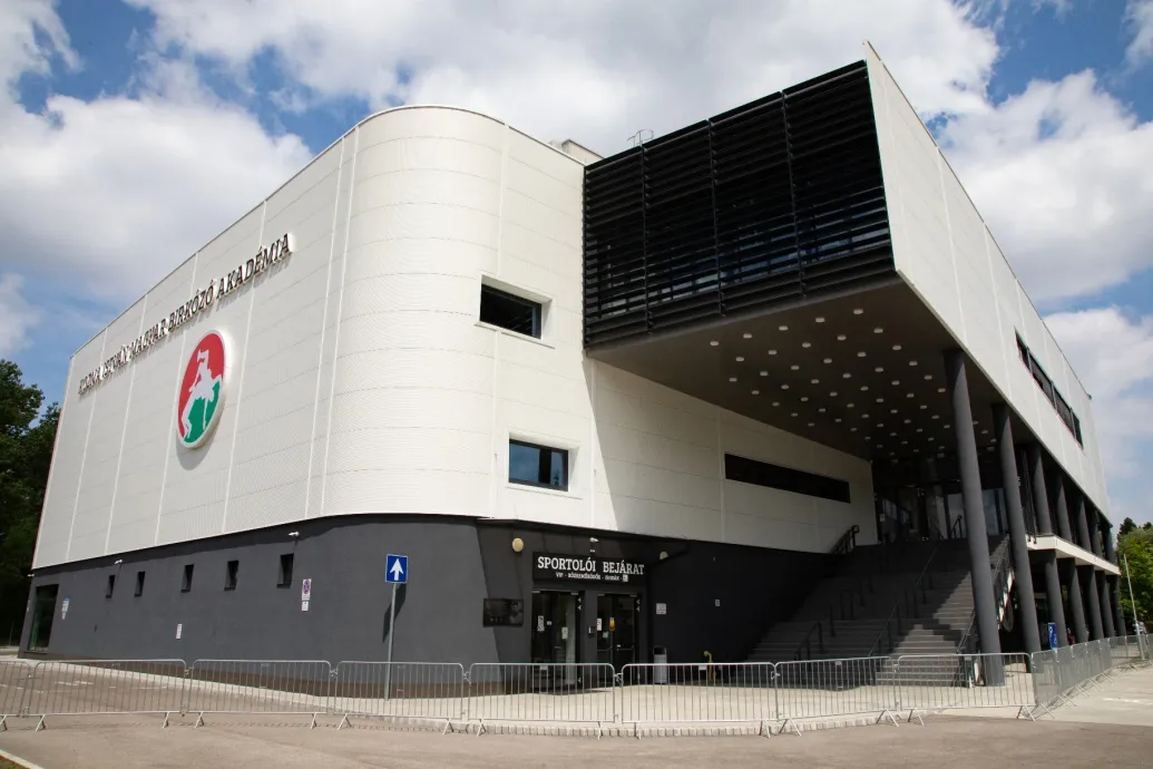 Visszakövetelik a csepeli birkózók a 2,4 milliárd forintot, amiből helyettük Németh Szilárdnak lett birkózócsarnoka