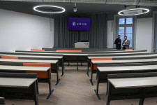 Több ezer oktató szólalt fel az egyre méltatlanabb bérek ellen három nagy állami egyetemen