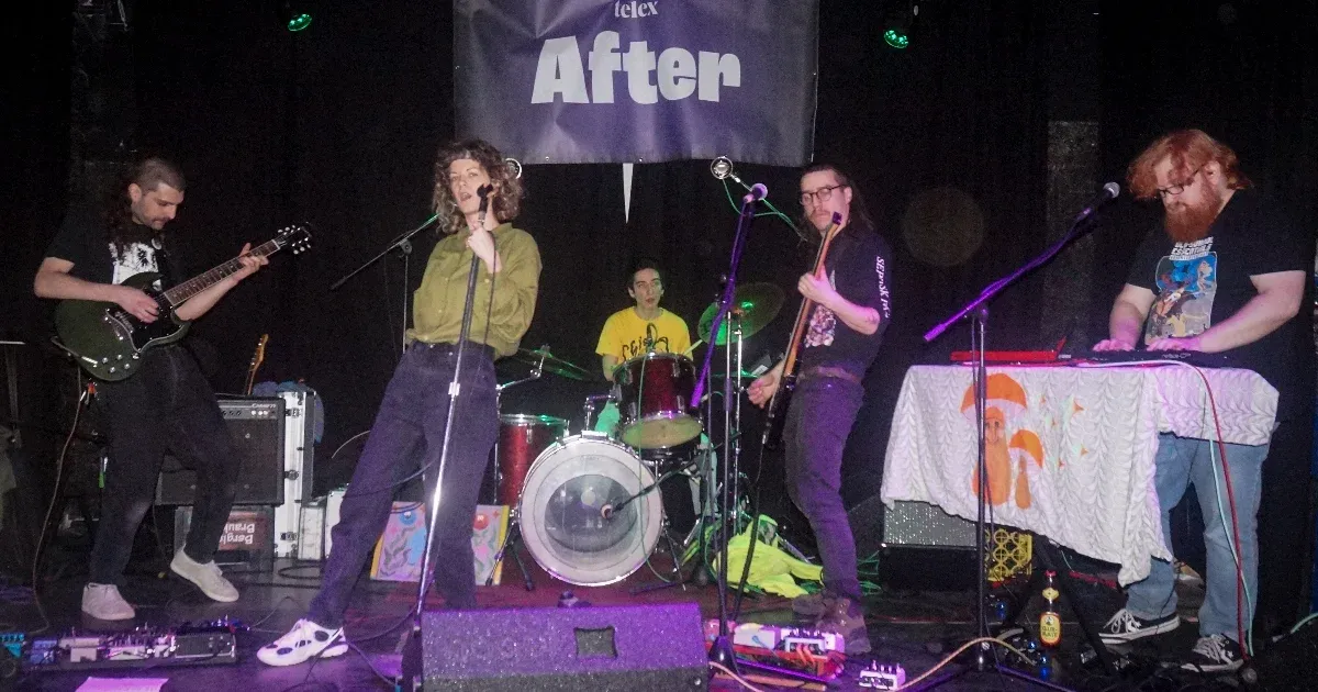 Pszichedelikus punk és éneklős barkács elektronika – ilyen volt a második Telex After Party