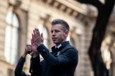 Magyar Péter nem indít új Facebook-oldalt, a Talpra, magyarok! oldalakhoz nincs köze