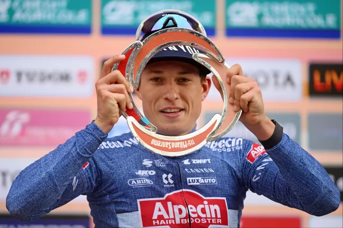 A valaha volt legnagyobb tempóval nyomták le a leghosszabb kerékpáros klasszikust