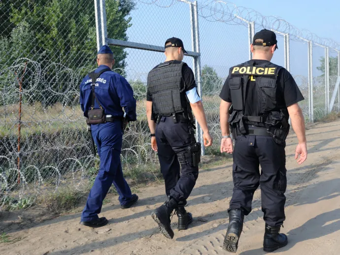 Hazamentek a cseh rendőrök a magyar–szerb határról, mert már alig jönnek illegális migránsok