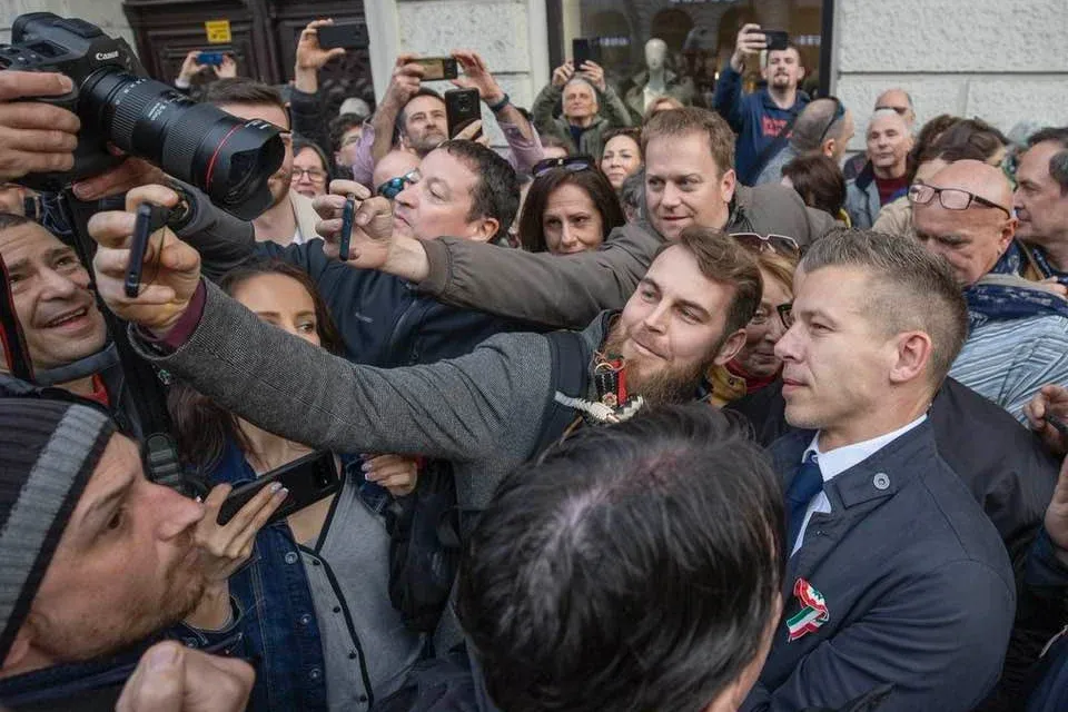 Magyar Péter: Rogán Antal izzítsa az egyik magángépét és mielőbb keressen olyan országot, ahonnan nincs kiadatás