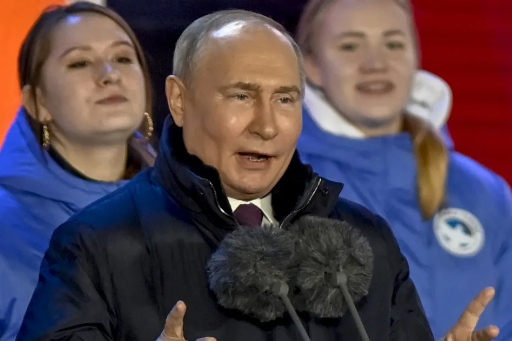 Putyin hosszú évek után először mondta ki Navalnij nevét