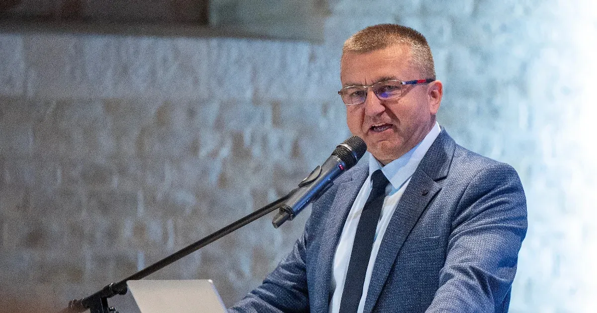 200 milliárdot ad a kormány a 30 év alattiak albérlet- és útiköltség-támogatására
