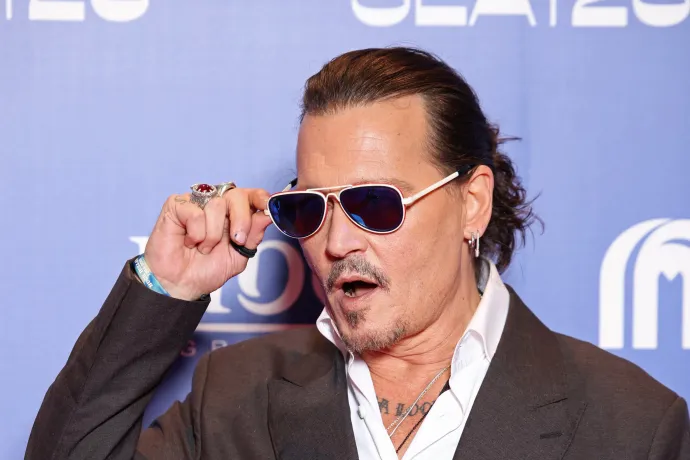 A Betépve színésznője szerint Johnny Depp „kibaszott idiótának” nevezte a forgatáson