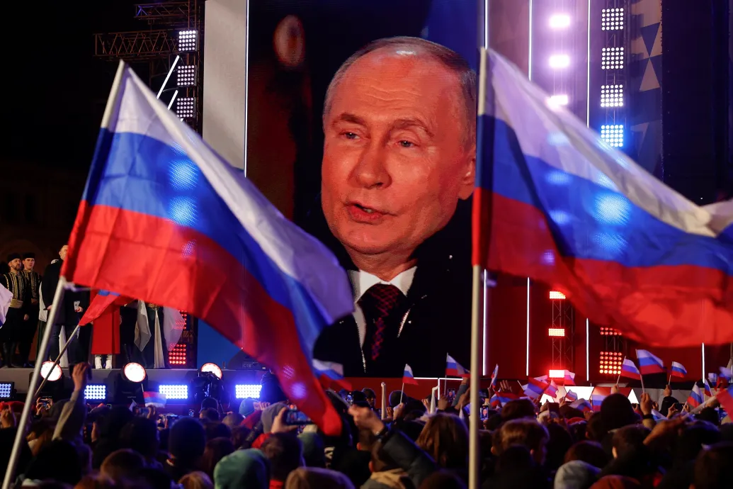 Járta akkor egy mondás a Krímen: Látod az orosz katonákat? Igen. Pedig nincsenek