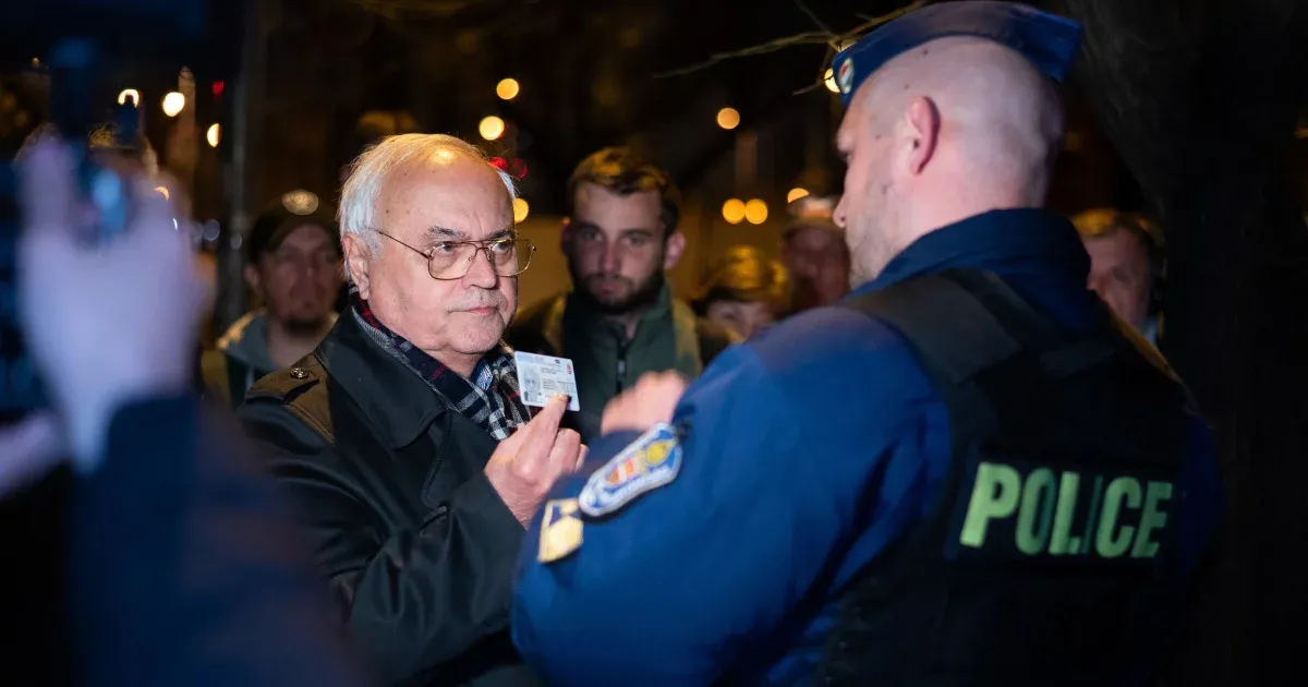 Rendőrök igazoltatták Újbuda polgármesterét a Déli Körvasút zajos munkálatai miatt meghirdetett terepszemlén