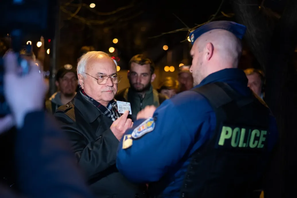 Rendőrök igazoltatták Újbuda polgármesterét a Déli Körvasút zajos munkálata miatt meghirdetett terepszemlén