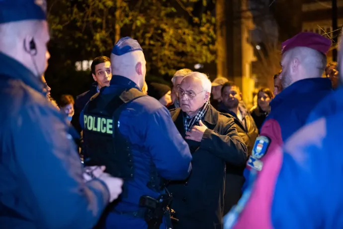 Rendőrök igazoltatták Újbuda polgármesterét a Déli Körvasút zajos munkálatai miatt meghirdetett terepszemlén