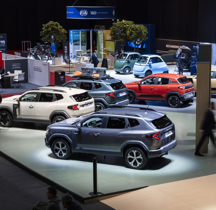 Még mindig leginkább benzines és dízeles kocsikat vesznek az európaiak