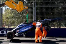 Forma-1: Albon falnak csapta a Williamst, csak egy autóval indulnak az Ausztrál Nagydíjon