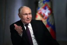 Putyin szóvivője a nyugati bagázst okolva már háborúnak nevezi a Kreml Ukrajna elleni háborúját