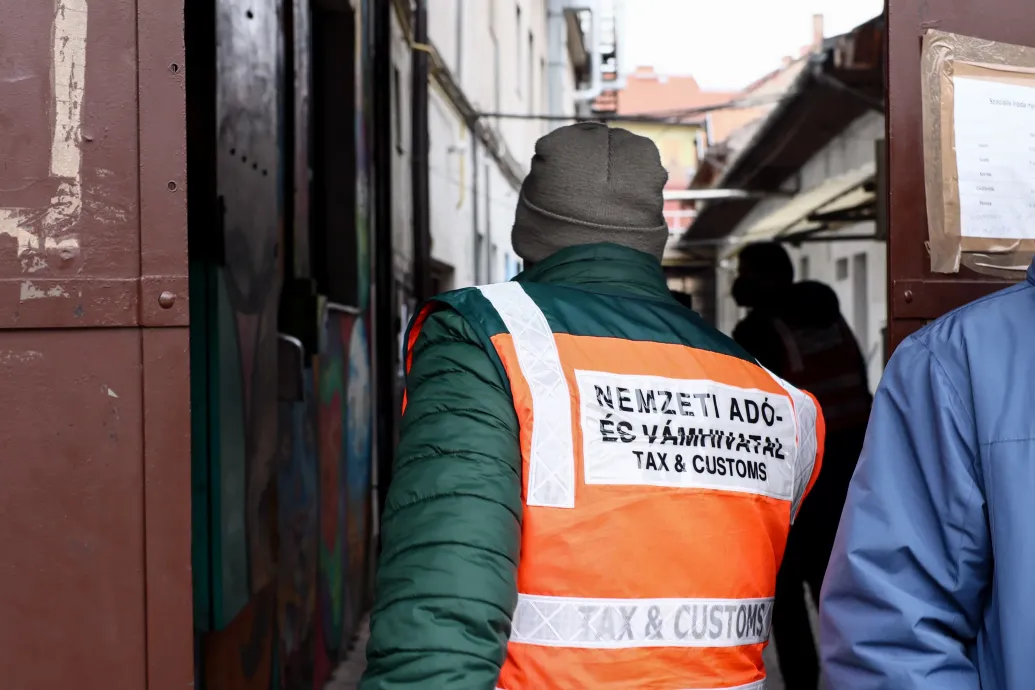 Megszüntették Iványi Gábor gazdasági vezetőjének letartóztatását