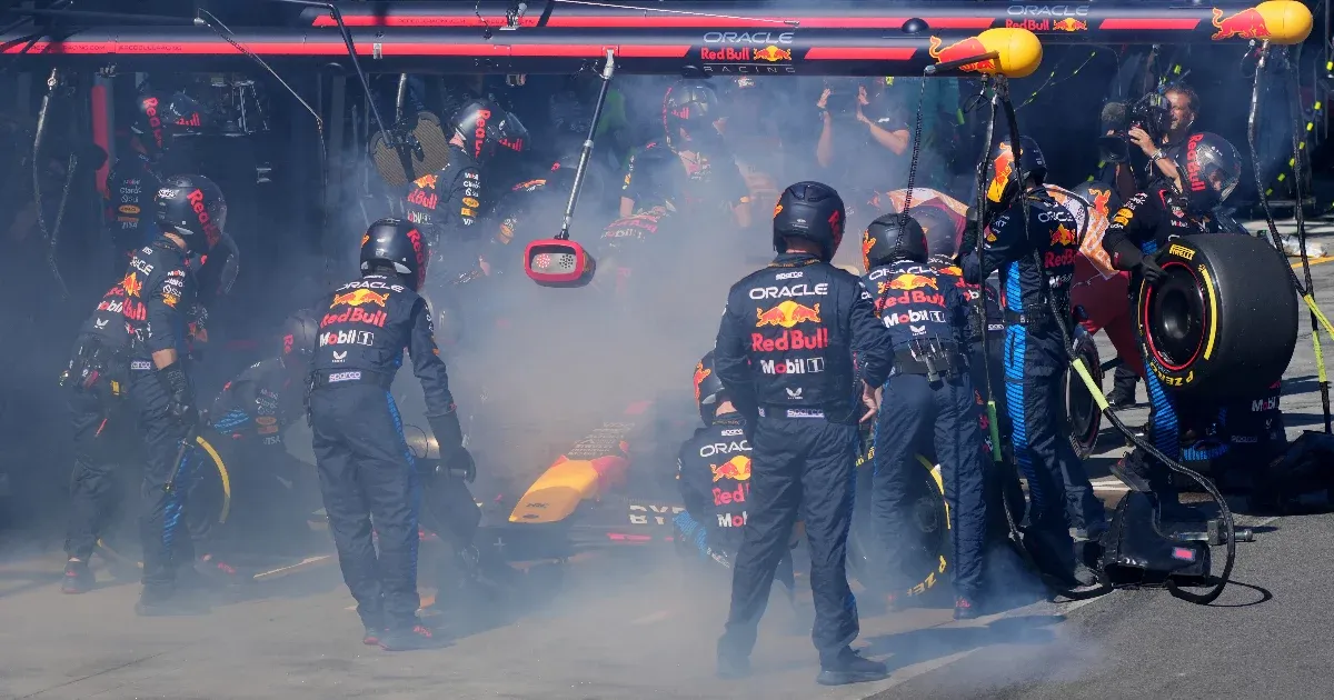 Az elfüstölő fék szakította meg Max Verstappen győzelmi szériáját Ausztráliában