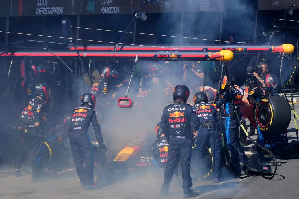 Az elfüstölő fék szakította meg Verstappen győzelmi szériáját Ausztráliában