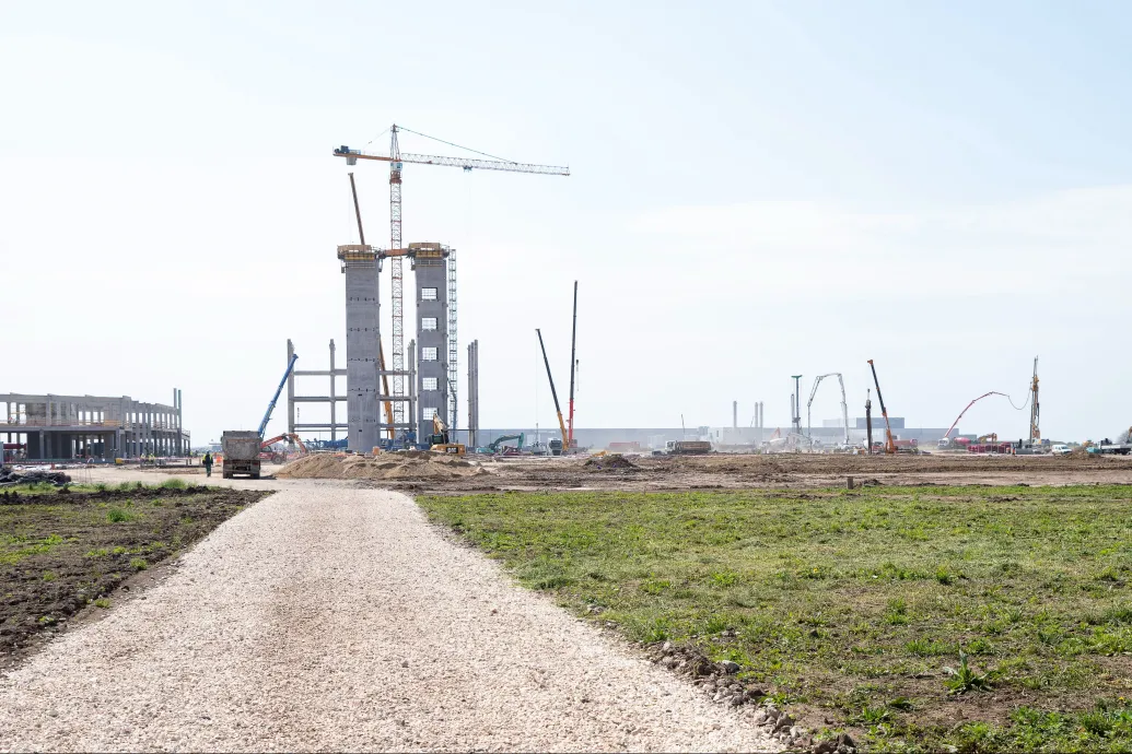 Már munkavállalókat toboroz az épülő új debreceni akkumulátorgyár