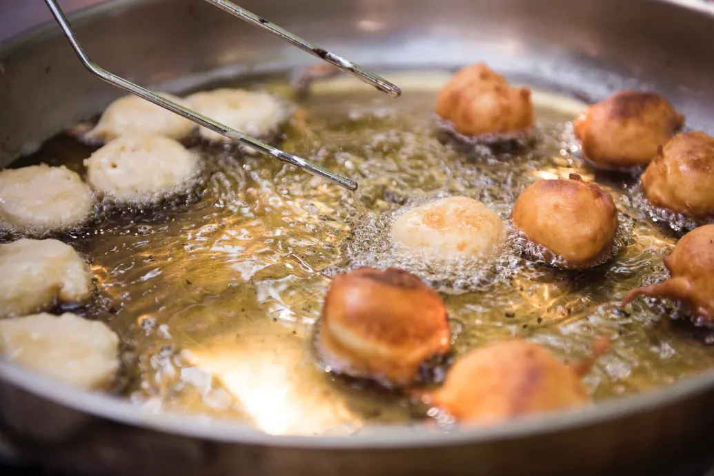 Félévnyi használt olaj árával tartozik sok étteremnek a MOHU