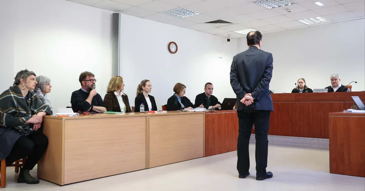 A Kölcsey Gimnázium igazgatója szerint a tankerület-vezető azt mondta: felsőbb instrukciók alapján cselekszik