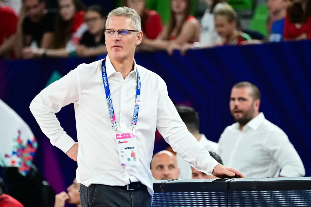 Az előnyről elbukott olimpiai selejtező lett Székely Norbert utolsó meccse a női kosárválogatottal
